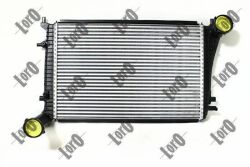 радиатор интеркулера Caddy 04-/Golf V/Octavia 1.9 TDI