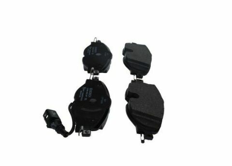Колодки гальмівні (передні) Audi A3/Q2/Q3/Seat/Skoda Octavia/Kodiaq/VW Golf/Passat B8 12- (+датчик)