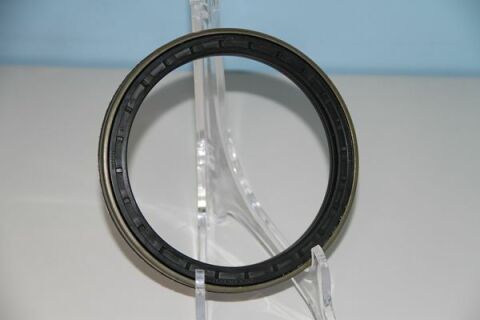 Сальник маточини John Deere/New Holland (121.8x150x13x15)