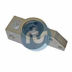 Сайлентблок рычага (переднего/снизу/сзади) Seat Leon/VW Golf VI 1.2-2.0TDI 05-(R) (с кронштейном) Сайлентблок рычага (переднего/снизу/сзади) Seat Leon/VW Golf VI 1.2-2.0TDI 05-(R) (с кронштейном)