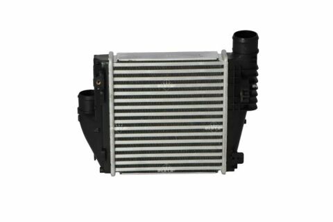 Радиатор интеркулера Peugeot 3008/308SW 1.2-2.0D 13-