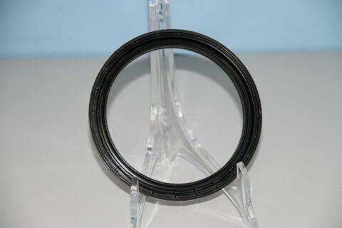 Сальник маточини John Deere/New Holland (121.8x150x13x15)