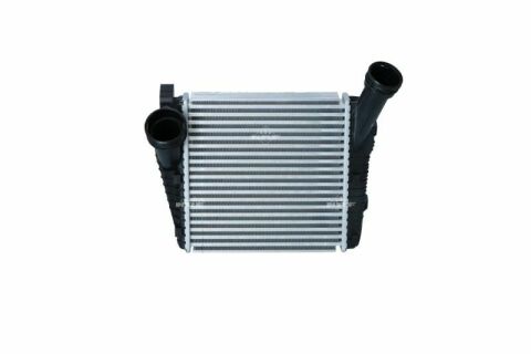 Радіатор інтеркулера Audi Q7/VW Touareg 3.0/4.1 03- (R)