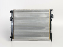 Радіатор охолодження двигуна Renault Trafic II + Opel Vivaro A 01->06 1.9dCi (+AC) Радіатор охолодження двигуна Renault Trafic II + Opel Vivaro A 01->06 1.9dCi (+AC)