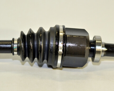 Напіввісь приводна (R, права) 2.5dCi (135 лс) Renault Trafic II + Opel Vivaro A 03->06 Напіввісь приводна (R, права) 2.5dCi (135 лс) Renault Trafic II + Opel Vivaro A 03->06