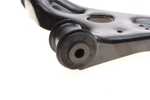 Рычаг подвески (передний/снизу) (L) VW Caddy/Golf/Touran/Skoda Octavia 03-