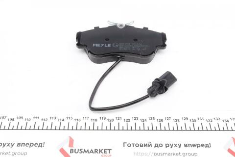 Колодки тормозные (передние) VW T4 1.9-2.5TDI (TRW) (с датчиком)