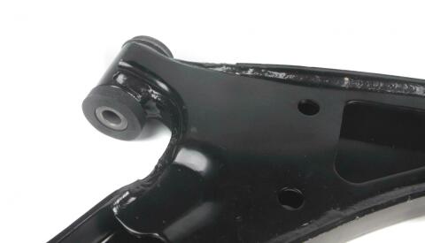 Важіль підвіски (передній) (L) Suzuki Grand Vitara 05-15