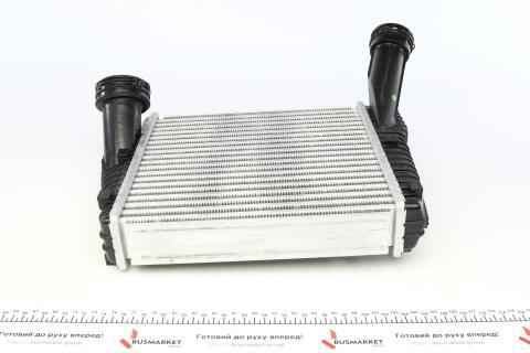 Радіатор інтеркулера Audi Q7/VW Touareg 3.0/4.1 03- (R)