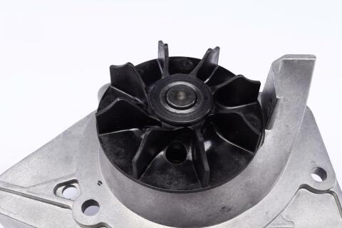 Насос воды Citroen Xsara/Peugeot 306/406/605/806 2.0/2.0 16V 94-05 (20z)