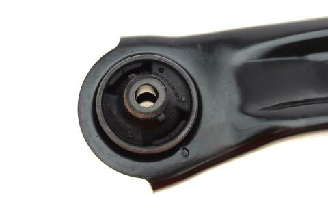 Важіль підвіски (передній) (R) Nissan Qashqai/ X-Trail/Renault Koleos 07-