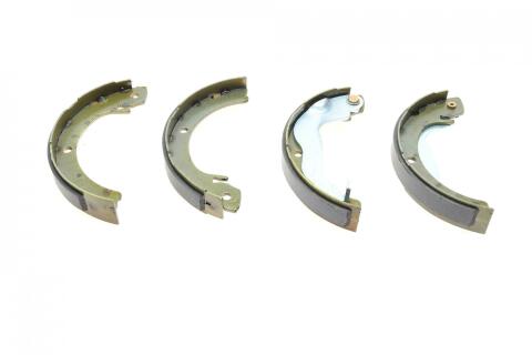 Колодки ручника Toyota Verso 1.6-2.2 VVTi 09- (180x32) Колодки ручника Toyota Verso 1.6-2.2 VVTi 09- (180x32)