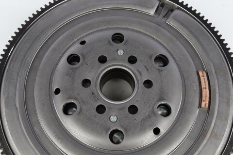 Демпфер зчеплення Opel Vectra C 2.2DGi/16V 02-08, 108/114kw Демпфер зчеплення Opel Vectra C 2.2DGi/16V 02-08, 108/114kw