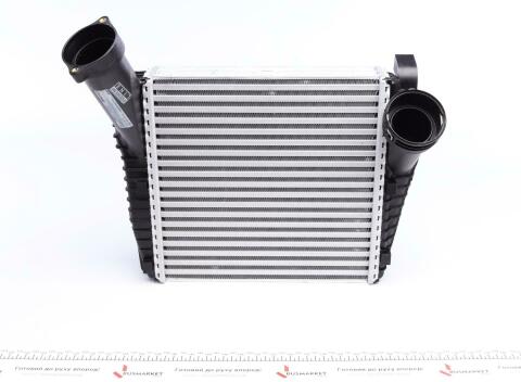 Радиатор интеркулера Audi Q7 3.0/4.2TDI 06-15/VW Touareg 2.5/3.0TDI 03-18 (L)