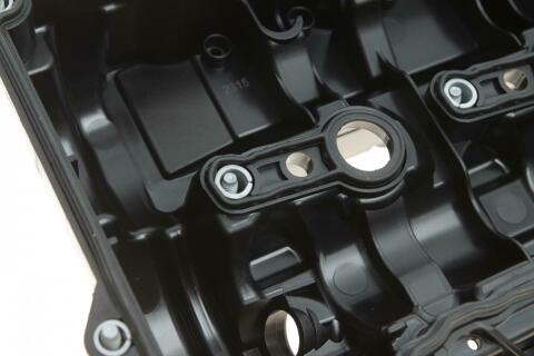 Крышка клапанов BMW 5 (F10)/3 (E90/F30) 3.0D 07- (N57) D30