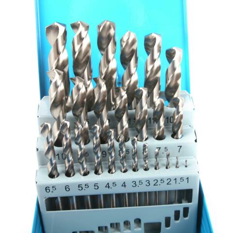 Набор сверл в кассете DIN 338 (25 шт) (1-13mm/шаг 0.5mm) Набор сверл в кассете DIN 338 (25 шт) (1-13mm/шаг 0.5mm)