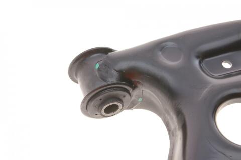 Важіль підвіски (передній) (R) Skoda Rapid/Fabia/VW Polo 09-