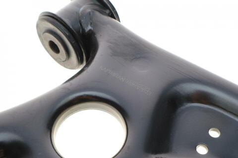 Важіль підвіски (передній/знизу) (R) VW Jetta 10- Важіль підвіски (передній/знизу) (R) VW Jetta 10-