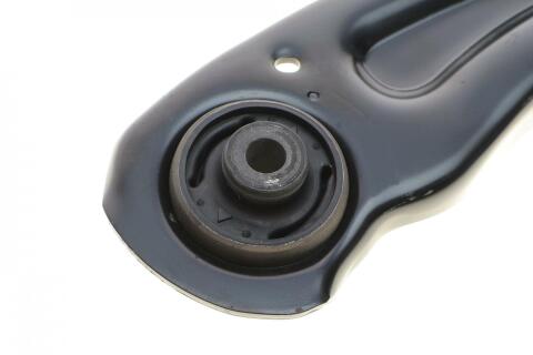 Важіль підвіски (передній/знизу) (R) VW Jetta 10- Важіль підвіски (передній/знизу) (R) VW Jetta 10-