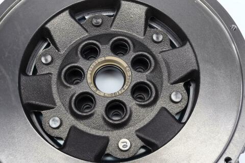 Демпфер зчеплення Renault Megane II/Scenic II, 2.0 16V, 03-09, F4R Демпфер зчеплення Renault Megane II/Scenic II, 2.0 16V, 03-09, F4R