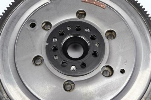 Демпфер зчеплення Renault Megane II/Scenic II, 2.0 16V, 03-09, F4R Демпфер зчеплення Renault Megane II/Scenic II, 2.0 16V, 03-09, F4R