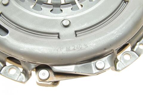 Комплект зчеплення VW Golf VII 1.6 TDI 13-17/Tiguan 1.6TDI/2.0TDI 16-20 Комплект зчеплення VW Golf VII 1.6 TDI 13-17/Tiguan 1.6TDI/2.0TDI 16-20