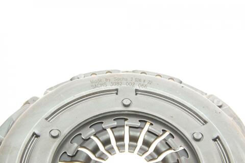 Комплект зчеплення VW Golf VII 1.6 TDI 13-17/Tiguan 1.6TDI/2.0TDI 16-20 Комплект зчеплення VW Golf VII 1.6 TDI 13-17/Tiguan 1.6TDI/2.0TDI 16-20