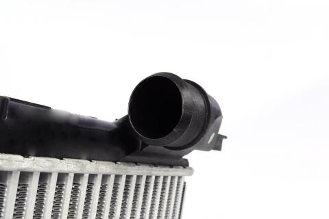 Радиатор интеркулера Peugeot 3008/308SW 1.2-2.0D 13-