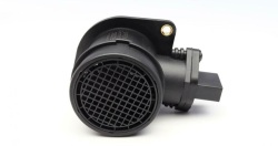 Витратомір повітря Audi A6/VW Golf IV 1.8T 97-06 Витратомір повітря Audi A6/VW Golf IV 1.8T 97-06