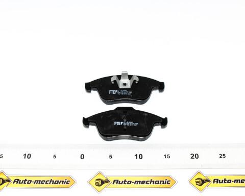 Колодки гальмівні (передні) Renault Megane III/Laguna III 1.5dCi/2.0dCi 07- Колодки гальмівні (передні) Renault Megane III/Laguna III 1.5dCi/2.0dCi 07-