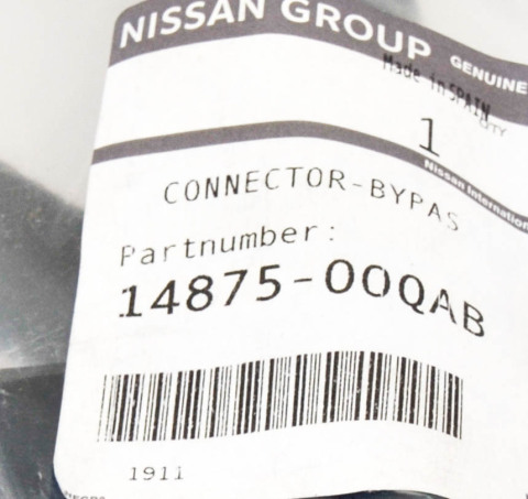 Патрубок охладительной системы (масляного охладителя) Renault Kangoo + Nissan Kubistar 97->08 1.6 16V / 1.6 16V