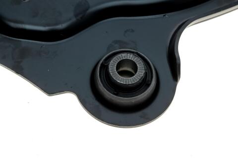 Важіль підвіски (передній/знизу) (L) Renault Trafic II/Opel Vivaro A/Nissan Primastar 01-