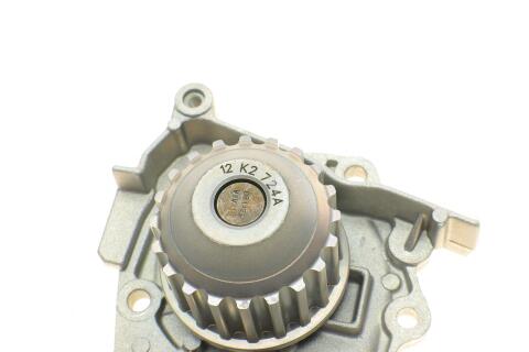 Водяний насос 1.6 16V Renault Kangoo I + II / Renault Lodgy / Renault Megane II + III / Renault Scenic II + III / Renault Fluence