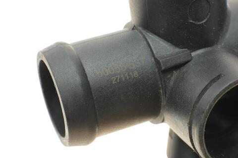 Фланець системи охолодження VW Golf III/IV/Passat 88-02 Фланець системи охолодження VW Golf III/IV/Passat 88-02