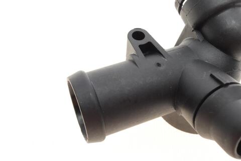 Фланец системы охлаждения Audi A4 1.8 00-04