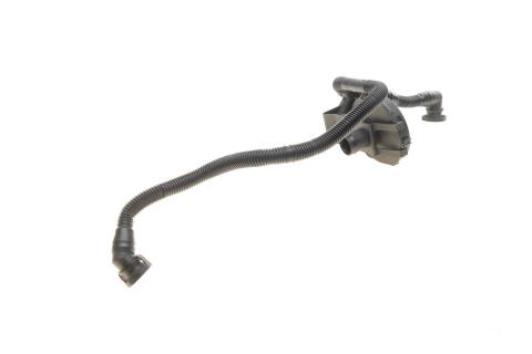 Трубка вентиляції картера Audi A4/A6/A8 3.0 00-06 Трубка вентиляції картера Audi A4/A6/A8 3.0 00-06