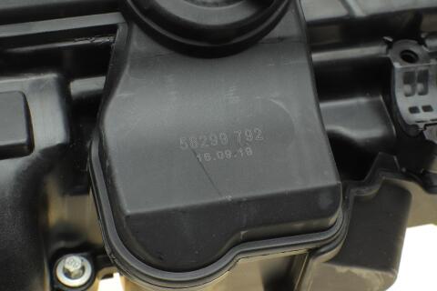 Кришка клапанів BMW 3 (F30/F80)/4 (F32/F82) 2.0i (N20/N26) 13- (з прокладкою)