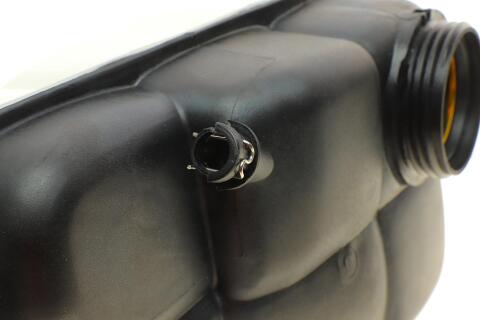 Бачок розширювальний MB E-class (S211/W211)/CLS (C219) 02-10