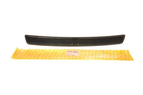 Решітка капоту MB Sprinter TDI (8302) Решітка капоту MB Sprinter TDI (8302)