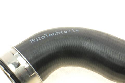 Патрубок інтеркулера (нижній) (L) Audi A3/Skoda Octavia/SuperB/VW Golf/Jetta/Passat 2.0D 03- (ззаду)