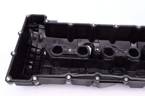 Крышка клапанов BMW 3 (E90/E91/E92/E93) 04-13