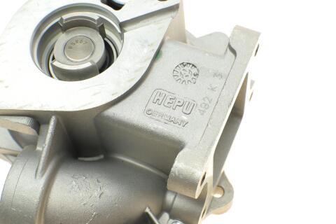 Помпа води BMW 1 (E81/E87)/3 (E46/E90)/5 (E60)/X1 (E84)/X3 (E83)/Z4 (E85) 1.6/1.8/2.0 01-15 Помпа води BMW 1 (E81/E87)/3 (E46/E90)/5 (E60)/X1 (E84)/X3 (E83)/Z4 (E85) 1.6/1.8/2.0 01-15