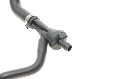 Патрубок вентиляції картера BMW 5 (E60)/7 (E65/E66/E67) 2.0i-3.0i 01-10 Патрубок вентиляції картера BMW 5 (E60)/7 (E65/E66/E67) 2.0i-3.0i 01-10