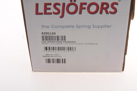 Пружина (задняя) VW Passat B8/Skoda Superb III 1.4TSI/1.6TDI/1.8TSI/2.0TDI 14- (седан/унив/накл.ч.ч) Пружина (задняя) VW Passat B8/Skoda Superb III 1.4TSI/1.6TDI/1.8TSI/2.0TDI 14- (седан/унив/накл.ч.ч)