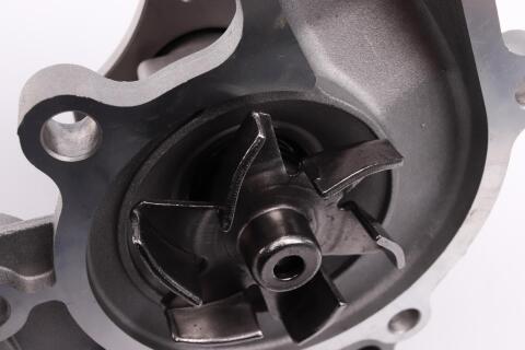 Насос воды Mazda 323/626 1.8-2.0 -02 (WPQ0738)