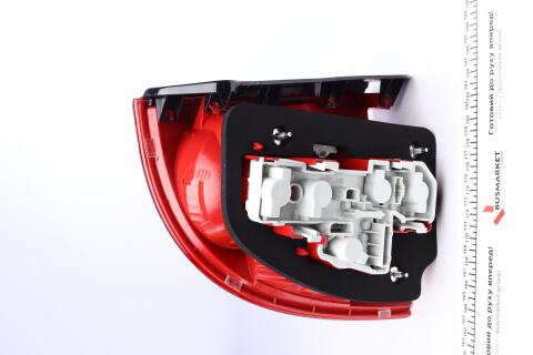 Ліхтар задній VW Passat (B5) 00-05 (R) (08391) Ліхтар задній VW Passat (B5) 00-05 (R) (08391)
