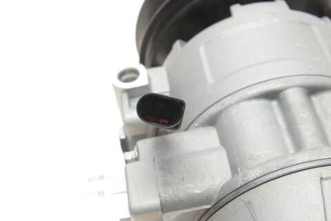 Компресор кондиціонера Audi A4/A5/A6/Q5 2.4-3.2 04-17