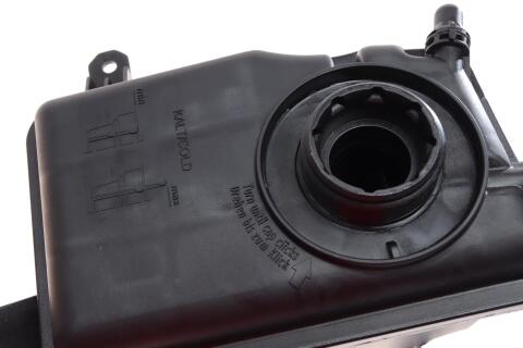 Бачок расширительный BMW 5 (E60) 2.0-4.5i 01-10 Бачок расширительный BMW 5 (E60) 2.0-4.5i 01-10