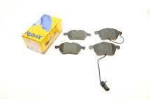 Колодки гальмівні (передні) Audi A4/A6 95-11/Skoda SuperB 01-08/VW Passat B5 00-05 (+датчики)