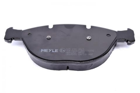 Колодки тормозные (передние) BMW X5 (E53) 00-06 Колодки тормозные (передние) BMW X5 (E53) 00-06
